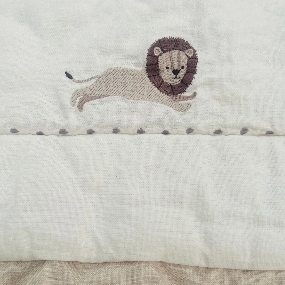 Lambs & Ivy Toddler linen blend safari quilt